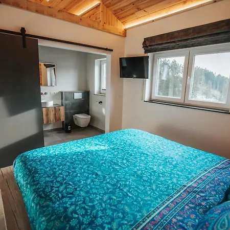 # A Mont Nos'Hotes-2